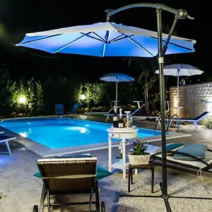 https://dea-degli-ulivi-house.sicilyhotelsitaly.net